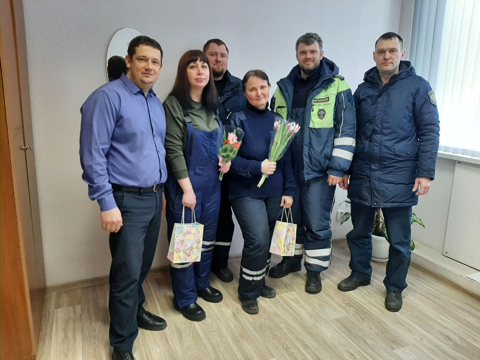 Сотрудники ТОГАДН по Новгородской области МТУ Ространснадзора по СЗФО отметили Международный женский день 8 Марта